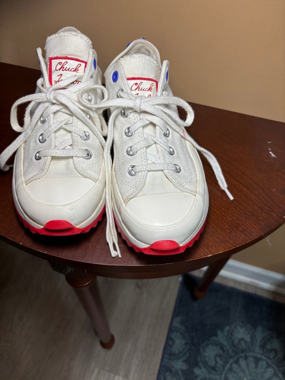Converse Chuck Taylor Run Star Hike White Low Top Sneakers Unisex Men’s size 7.5
